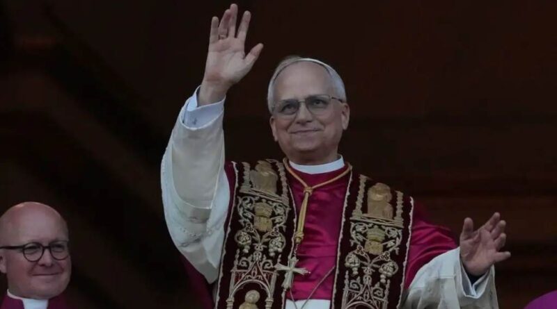 Eligen cardenales un ‘Papa Americano’: León XIV