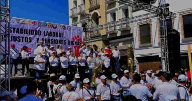 Demandan trabajadores reducción de jornada laboral Demandan trabajadores reducción de jornada laboral