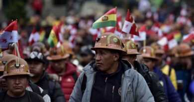 Sector obrero de Bolivia mantiene los bloqueos