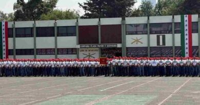 Egresa la primera generación del servicio militar adiestrada en tres meses