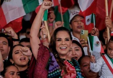 Miles de quintanarroenses respaldan defensa de México Miles de quintanarroenses respaldan defensa de México