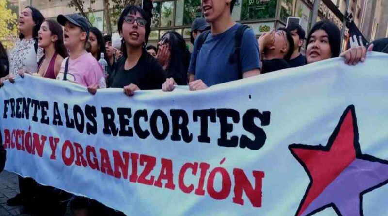 Plantea Francia disolver partidos políticos extremistas