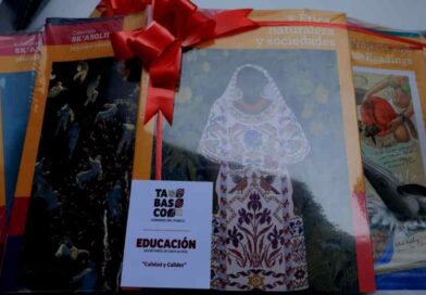 Distribuyen libros de texto gratuitos de ciclo 2026-2027