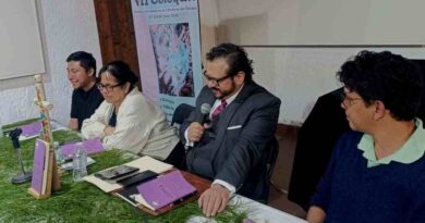 Coloquio Historia y Sociedad en la Literatura en Chiapas Coloquio Historia y Sociedad en la Literatura en Chiapas