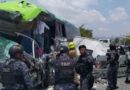 Un muerto y 15 heridos al chocar autobús y unidad de GN Un muerto y 15 heridos al chocar autobús y unidad de GN