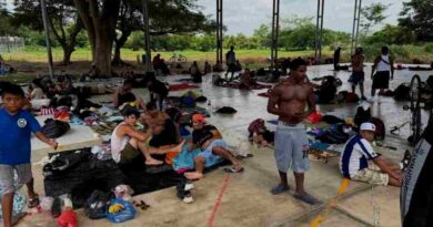 Tras complicaciones, llegan migrantes a Pijijiapan Tras complicaciones, llegan migrantes a Pijijiapan
