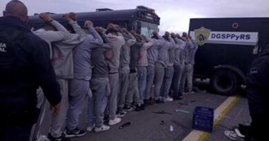 Trasladan a 14 reos peligrosos al Cefereso 15 en Comaltitlán