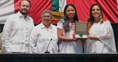 Entregan medalla al Mérito Mujer Indígena Maya “María Petrona Uicab” Entregan medalla al Mérito Mujer Indígena Maya “María Petrona Uicab”