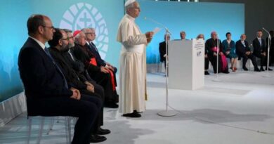 Ninguna religión debe justificar la violencia o la opresión Ninguna religión debe justificar la violencia o la opresión