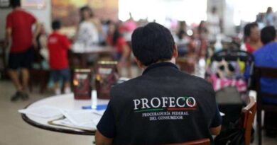 Nada de propinas obligatorias y cargos extra: Profeco