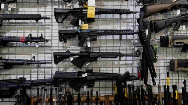 Jóvenes de EU venden armas a cárteles de México Jóvenes de EU venden armas a cárteles de México