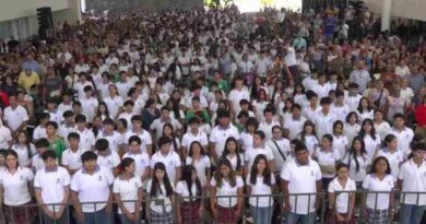 Instan a preparatoriano a salir con sus amigos y dejar atrás las redes Instan a preparatoriano a salir con sus amigos y dejar atrás las redes